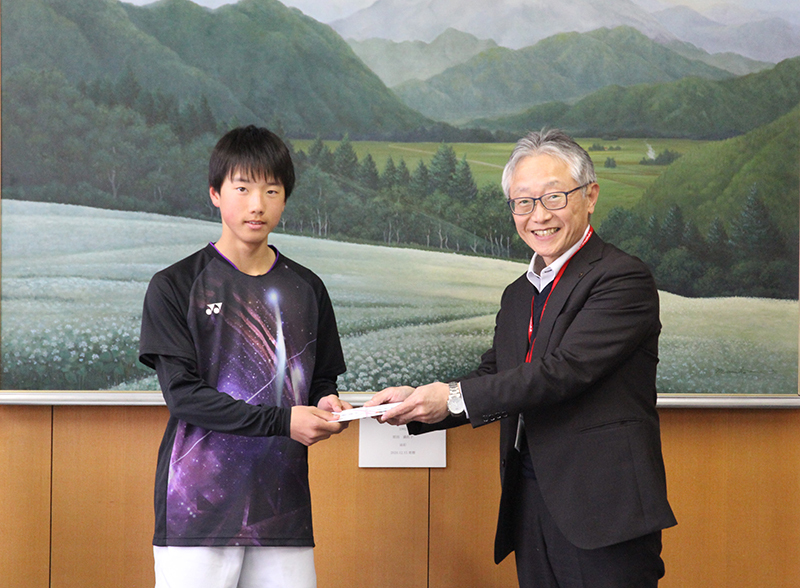 激励金交付 金子さん.jpg